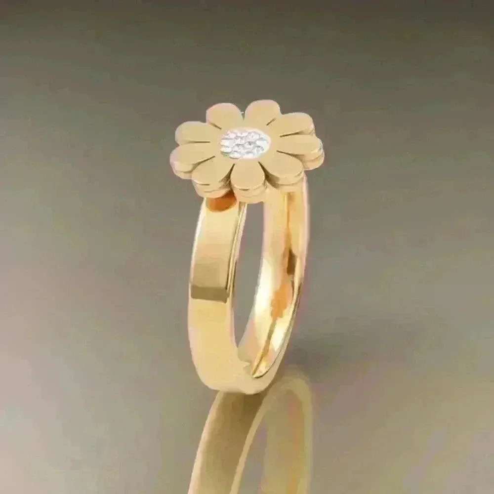 Golden Daisy Statement Ring Size 8 - Picture 6 of 7